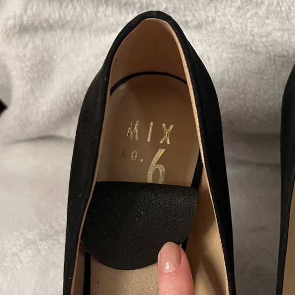 Pointed toe heels - Picture 3 of 4